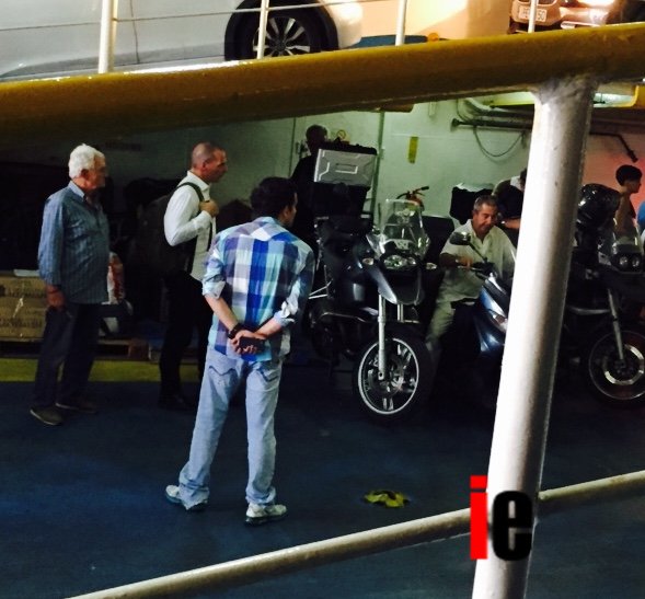 Ο Γιάνης Βαρουφάκης στο πλοίο για Αίγινα -Εγκατέλειψε ΣΥΡΙΖΑ και συμφωνία πίσω του [εικόνες] | iefimerida.gr 3