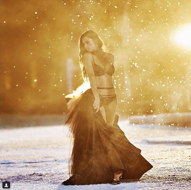 Οι Αγγελοι της Victoria's Secret ξεχύθηκαν στους δρόμους της Ρώμης [εικόνες] | iefimerida.gr 0