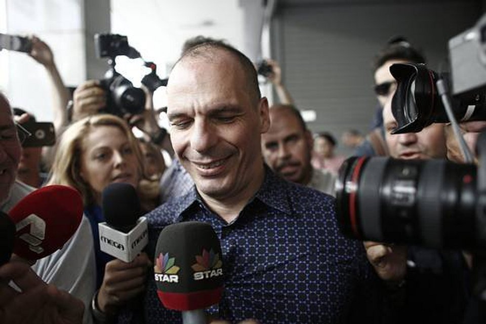 Η όμορφη ξανθιά με τίτλο από καλλιστεία που πήρε συνέντευξη από τον Βαρουφάκη [εικόνες] | iefimerida.gr 5