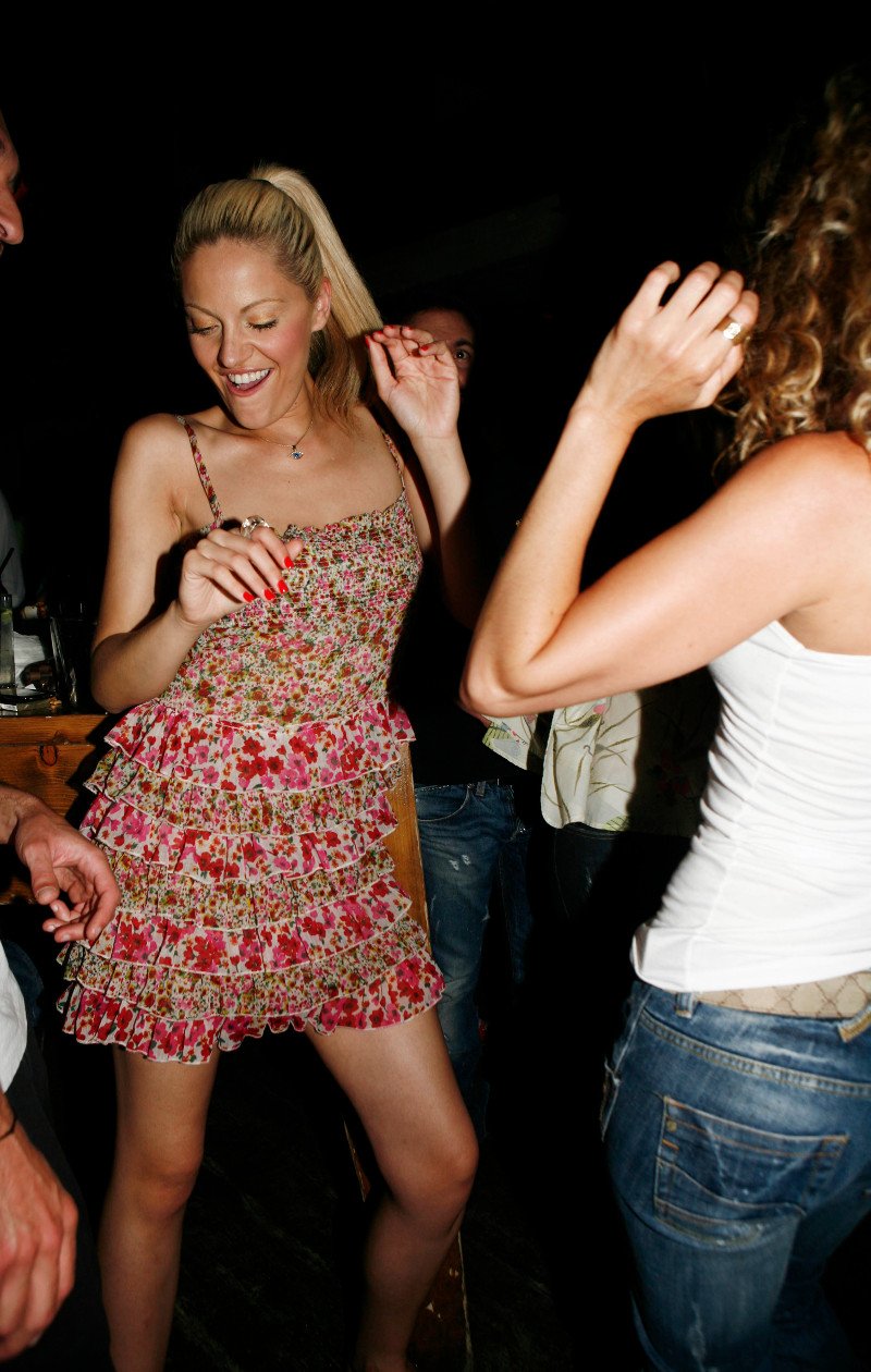 Η όμορφη ξανθιά με τίτλο από καλλιστεία που πήρε συνέντευξη από τον Βαρουφάκη [εικόνες] | iefimerida.gr 17