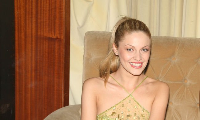 Η όμορφη ξανθιά με τίτλο από καλλιστεία που πήρε συνέντευξη από τον Βαρουφάκη [εικόνες] | iefimerida.gr 11