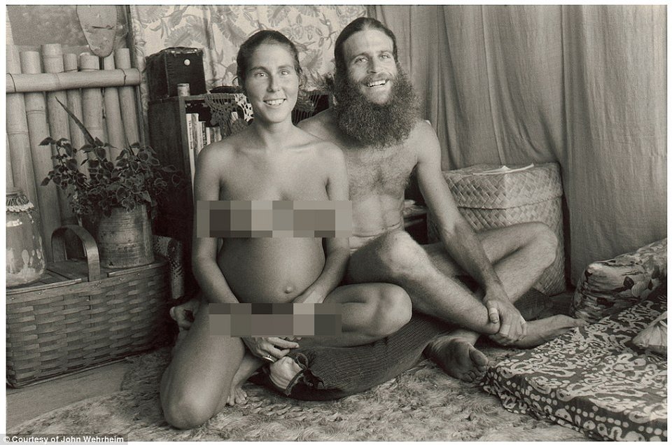 Σπάνια στιγμιότυπα από την κοινότητα χίπηδων που είχε ιδρύσει ο αδελφός της Ελίζαμπεθ Τέιλορ στη Χαβάη [εικόνες] | iefimerida.gr 18