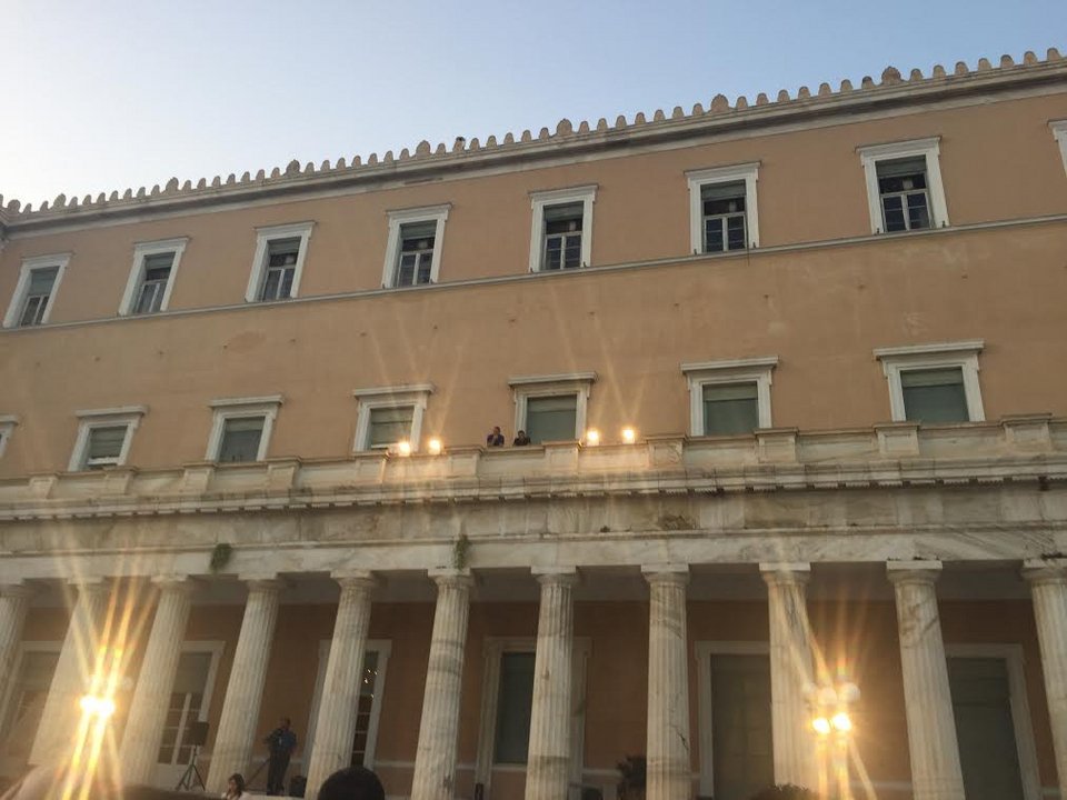 «Πόρτα» στη Ζωή από αρχηγούς κομμάτων και Πρόεδρο της Δημοκρατίας [εικόνες]  | iefimerida.gr 6