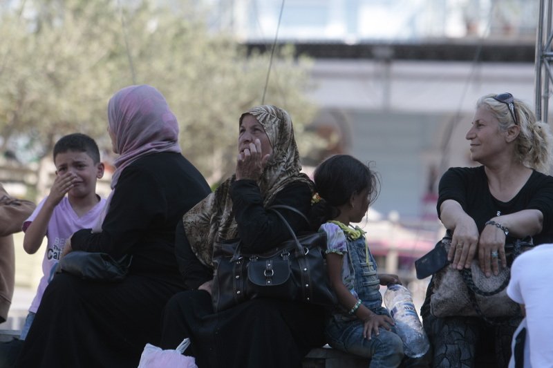 Αδειασαν 2.500 μετανάστες το πρωί στην Αθήνα - Η περιπλάνησή τους  στο κέντρο με τα μωρά στην αγκαλιά [εικόνες] | iefimerida.gr 0