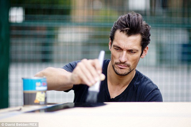 Και κούκλος και φιλάνθρωπος - Το μοντέλο της «Dolce & Gabbana» που τα έχει όλα [εικόνες] | iefimerida.gr 1