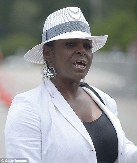 Θρήνος και οργή στην κηδεία της κόρης της Γουίτνεϊ Χιούστον [εικόνες] | iefimerida.gr 13