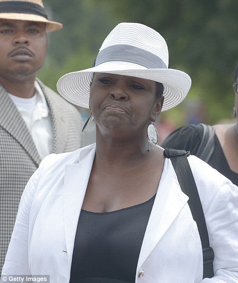 Θρήνος και οργή στην κηδεία της κόρης της Γουίτνεϊ Χιούστον [εικόνες] | iefimerida.gr 14