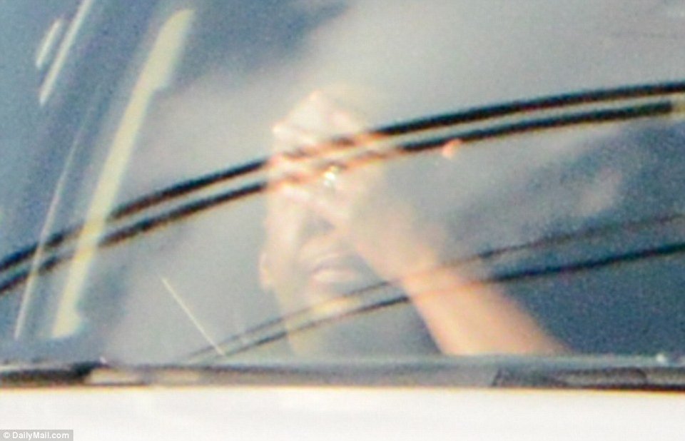 Θρήνος και οργή στην κηδεία της κόρης της Γουίτνεϊ Χιούστον [εικόνες] | iefimerida.gr 4