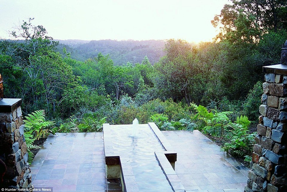 Πολυτελές ξενοδοχείο σε δενδρόσπιτο με τζάκι και πισίνα κοστίζει 600 λίρες τη βραδιά [εικόνες] | iefimerida.gr 0