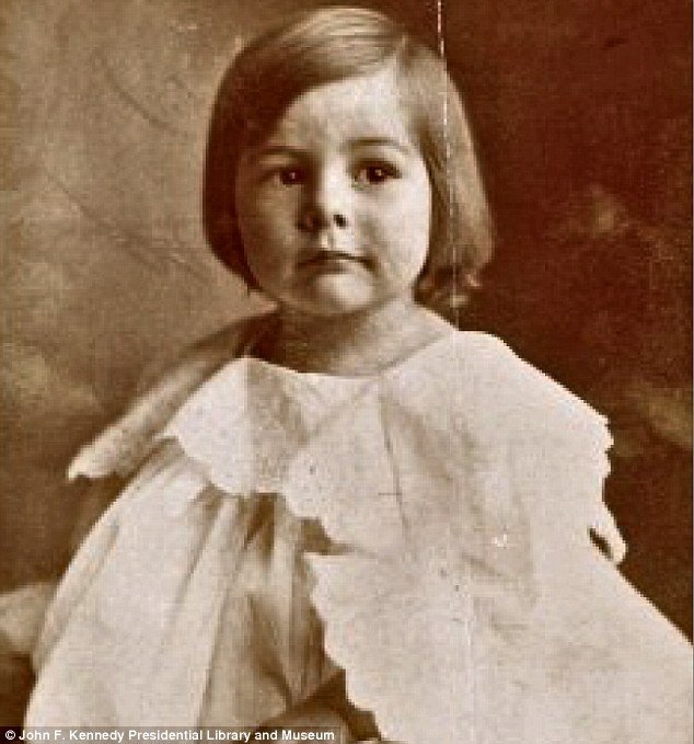 Ο Ερνεστ Χέμινγουεϊ μεγάλωσε σαν κοριτσάκι: Η μητέρα του τον έντυνε όπως την αδελφή του [εικόνες] | iefimerida.gr 4