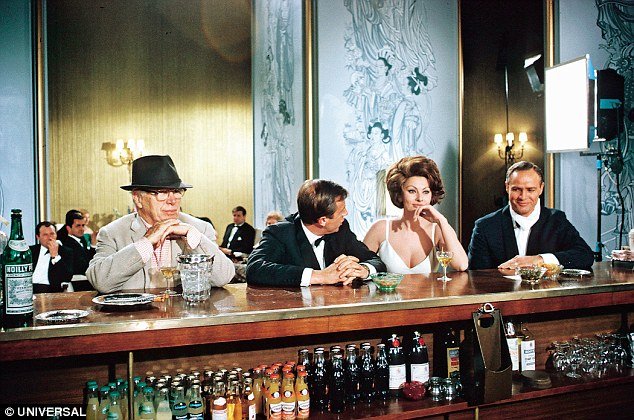 Η άγνωστη ζωή του Μάρλον Μπράντο: Τα δύσκολα παιδικά χρόνια και οι περίπλοκες ερωτικές του σχέσεις [εικόνες] | iefimerida.gr 3