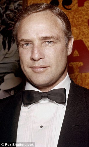 Η άγνωστη ζωή του Μάρλον Μπράντο: Τα δύσκολα παιδικά χρόνια και οι περίπλοκες ερωτικές του σχέσεις [εικόνες] | iefimerida.gr 2