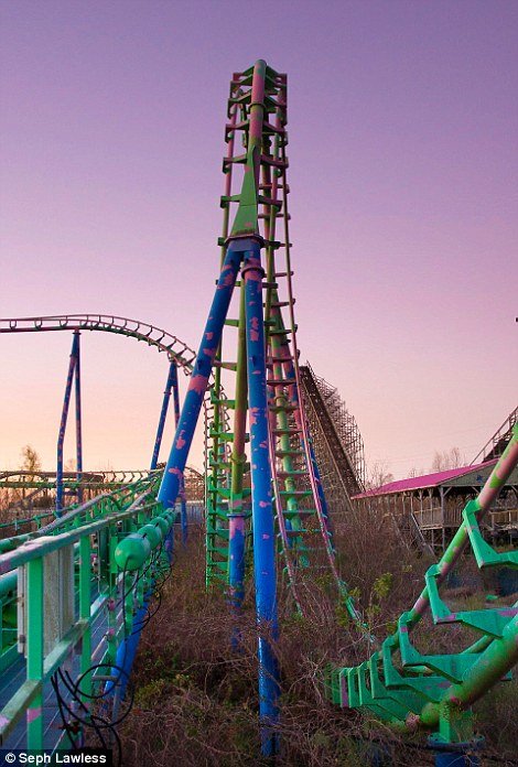 Λούνα παρκ για αλιγάτορες: Εγκαταλελειμμένο θεματικό πάρκο στη Νέα Ορλεάνη έγινε φωλιά ερπετών [εικόνες] | iefimerida.gr 4