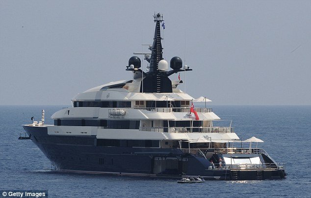Ο Σπίλμπεργκ πουλάει το γιοτ του | iefimerida.gr 2
