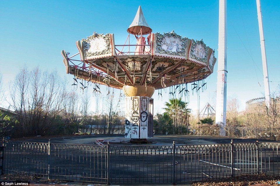 Λούνα παρκ για αλιγάτορες: Εγκαταλελειμμένο θεματικό πάρκο στη Νέα Ορλεάνη έγινε φωλιά ερπετών [εικόνες] | iefimerida.gr 7