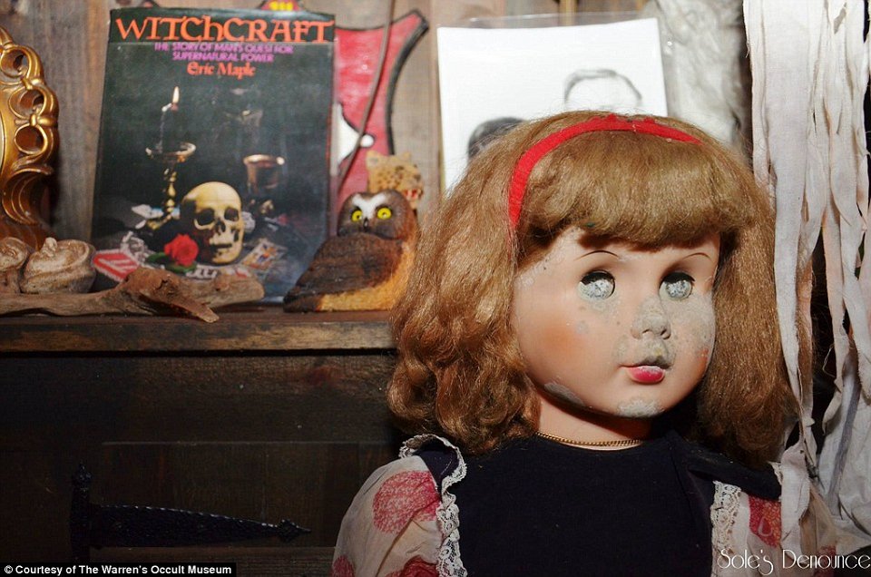 Το μουσείο του τρόμου: Κυνηγοί φαντασμάτων συλλέγουν «δαιμονισμένα» αντικείμενα [εικόνες] | iefimerida.gr 8