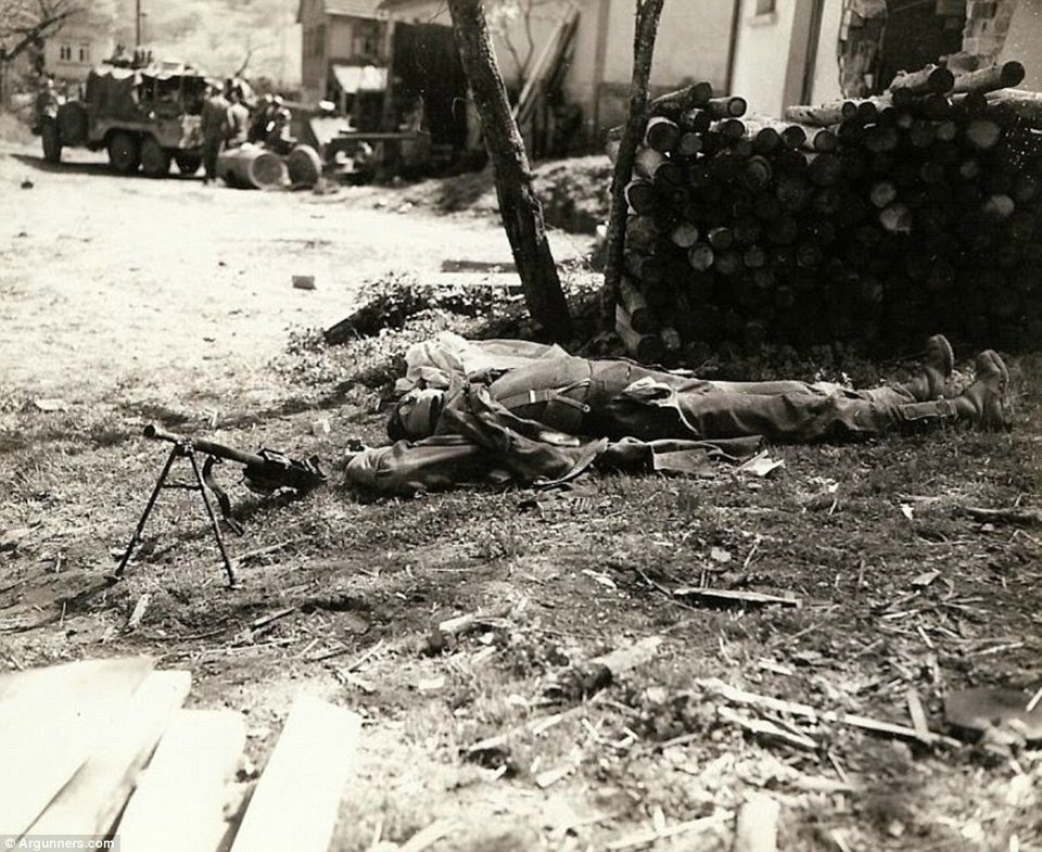 Η φρίκη του πολέμου μέσα από 20 άγνωστες φωτογραφίες του Β'ΠΠ [εικόνες] | iefimerida.gr 8