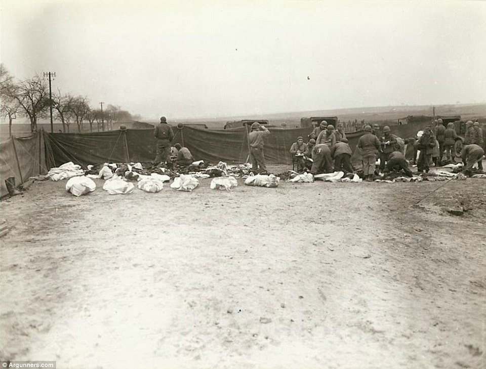 Η φρίκη του πολέμου μέσα από 20 άγνωστες φωτογραφίες του Β'ΠΠ [εικόνες] | iefimerida.gr 17