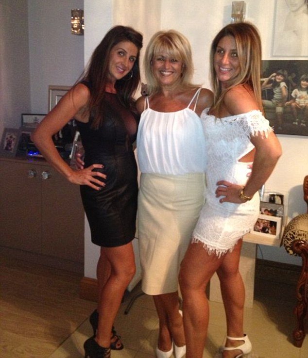 Μάνες και κόρες που μοιάζουν σαν δίδυμες –Oταν η διαφορά ηλικίας δεν φαίνεται [εικόνες] | iefimerida.gr 7