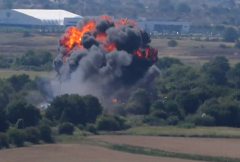 Συνετρίβη μικρό αεροσκάφος στη νότια Αγγλία - 7 νεκροί [εικόνες & βίντεο] | iefimerida.gr 6