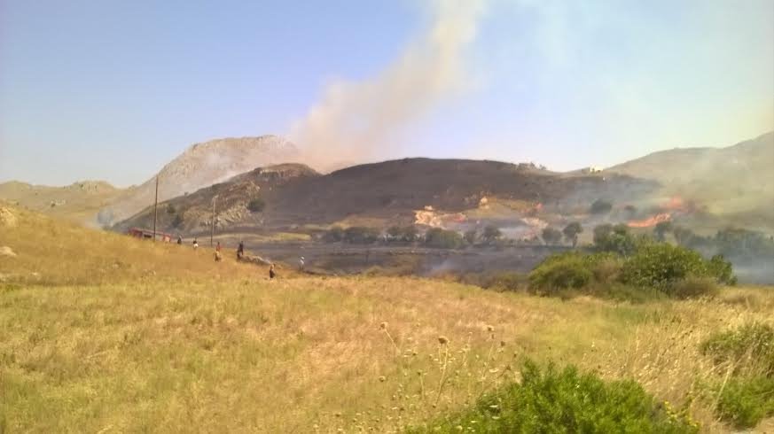 Πυρκαγιά στη Μύρινα της Λήμνου [εικόνες] | iefimerida.gr 3