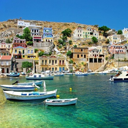 Το χρυσό καλοκαίρι της Αίγινας -Το νησί ανθεί χάρη στον Βαρουφάκη [εικόνες] | iefimerida.gr 1