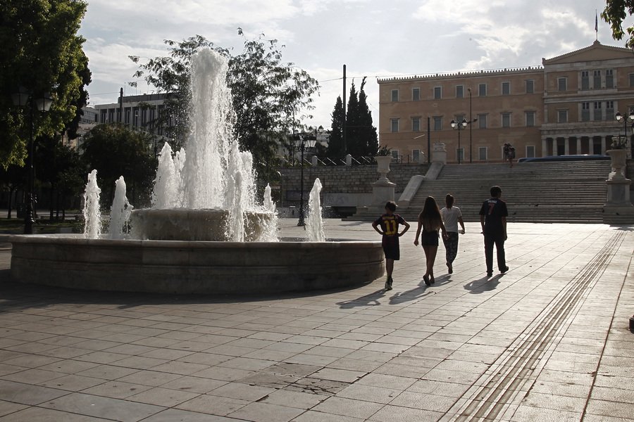 Αυξημένη η κίνηση και σήμερα στα λιμάνια - Αδεια πόλη η Αθήνα [εικόνες] | iefimerida.gr 3