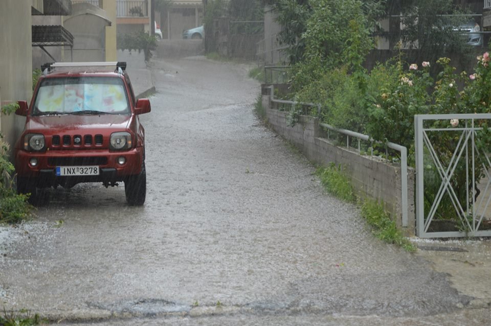 Εικόνες αποκάλυψης στα Ιωάννινα -Χαλάζι σε μέγεθος καρυδιού σάρωσε τα πάντα [εικόνες & βίντεο] | iefimerida.gr 0