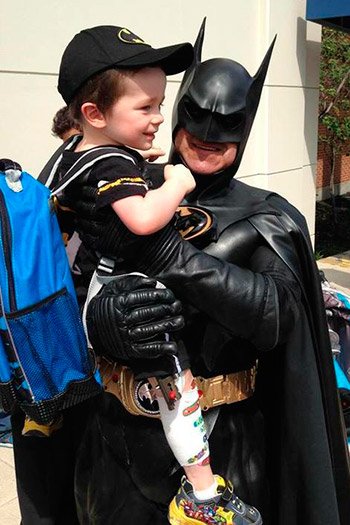 Σκοτώθηκε ο Μπάτμαν, σε τροχαίο με το Batmobile [εικόνες & βίντεο] | iefimerida.gr 8