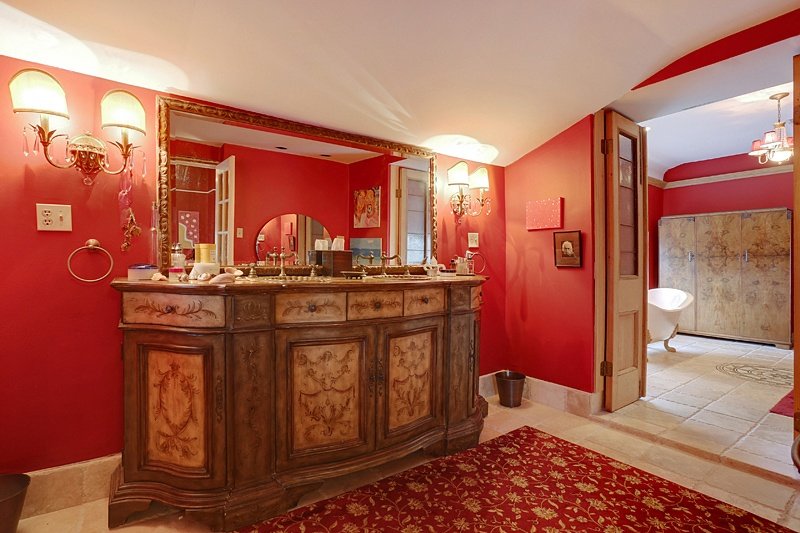 H πολυτελής έπαυλη της Beyonce στη Νέα Ορλεάνη -Η οικία του 1925 που θυμίζει εκκλησία [εικόνες] | iefimerida.gr 12