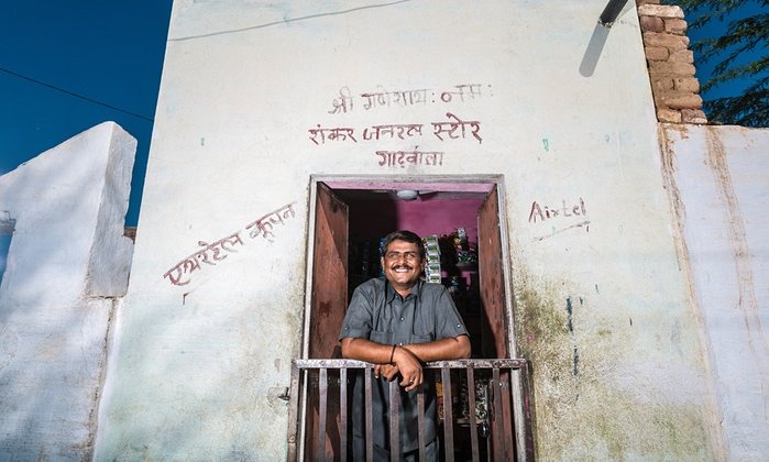 Φωτογραφίζει τους τυφλούς για να τους βοηθήσει [εικόνες] | iefimerida.gr 1