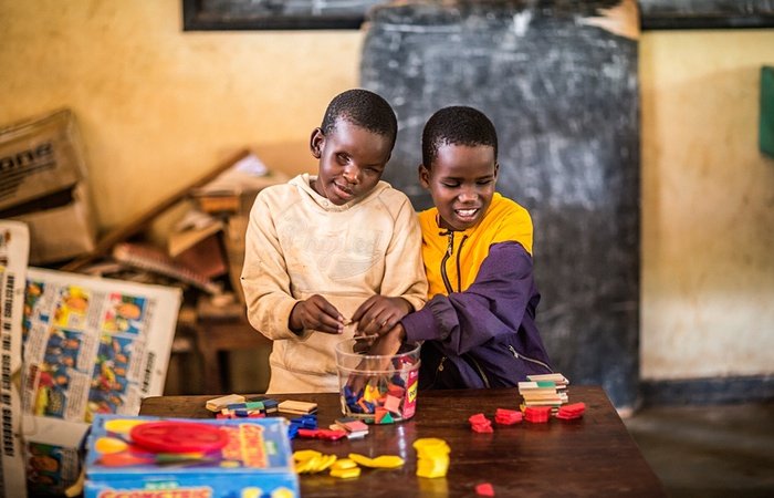 Φωτογραφίζει τους τυφλούς για να τους βοηθήσει [εικόνες] | iefimerida.gr 5