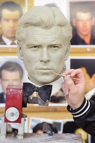 Ολοι οι θρυλικοί Τζέιμς Μποντ του σινεμά στο Μουσείο της Μαντάμ Τισό [εικόνες] | iefimerida.gr 4