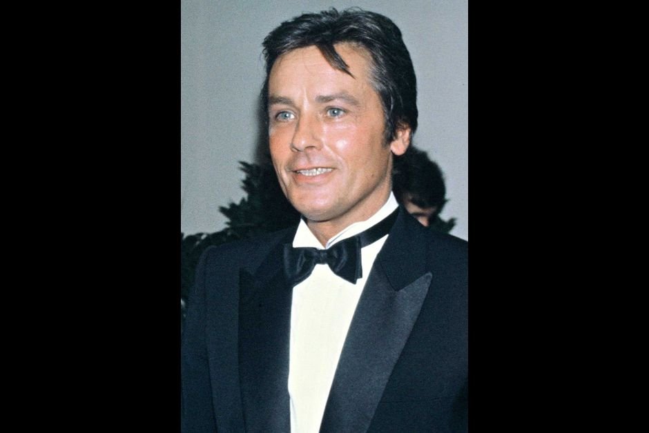 Η νόθα εγγονή του Αλέν Ντελόν - Μια καλλονή που του μοιάζει [εικόνες] | iefimerida.gr 4