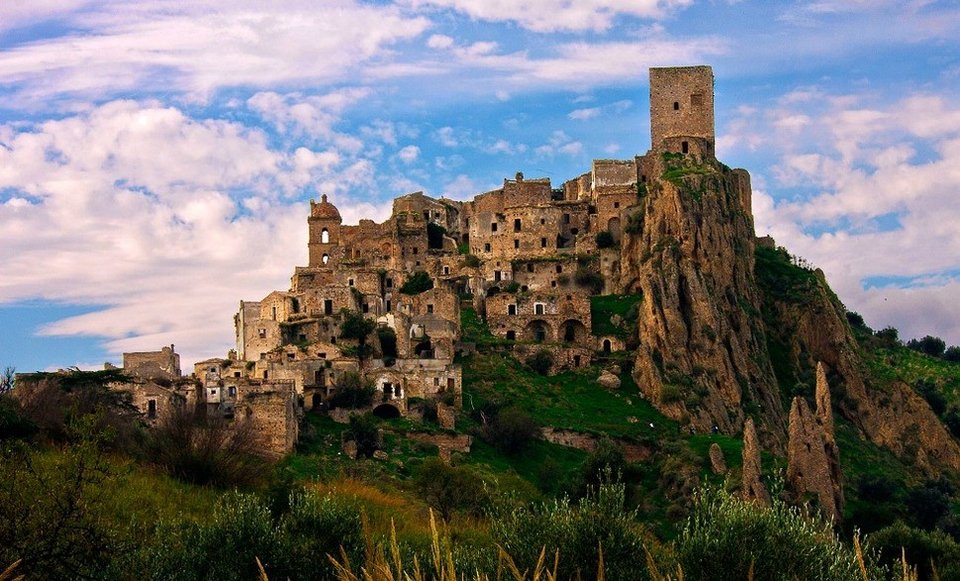 Τα εντυπωσιακά ερείπια της Ευρώπης: Δέκα εγκαταλελειμμένα μέρη που πρέπει να επισκεφθείτε [εικόνες] | iefimerida.gr 3