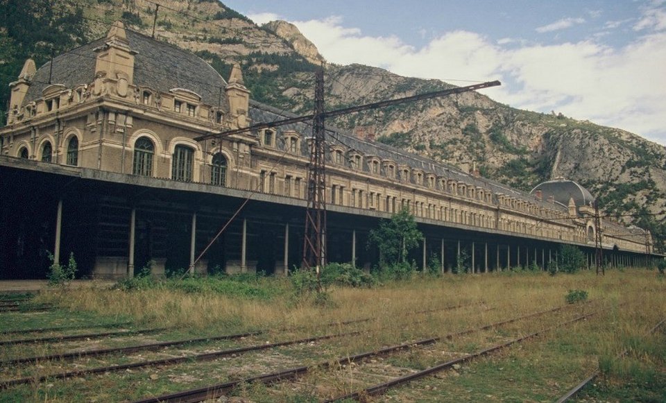 Τα εντυπωσιακά ερείπια της Ευρώπης: Δέκα εγκαταλελειμμένα μέρη που πρέπει να επισκεφθείτε [εικόνες] | iefimerida.gr 7