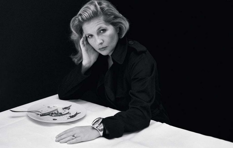 Ιρίνα Ιονέσκο: Η σκοτεινή φωτογράφος που μετέτρεψε την 11χρονη κόρη της σε ίνδαλμα-νυμφίδιο [εικόνες] | iefimerida.gr 14