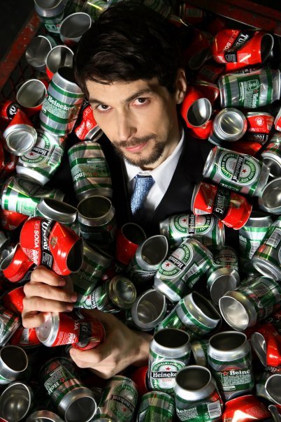 Γλυπτική καθηλωτική από κουτάκια Coca Cola και αλουμίνιο [εικόνες] | iefimerida.gr 3