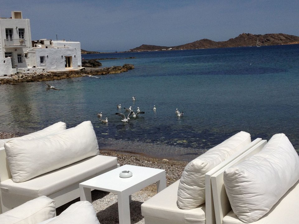 Η νέα ζωή της Σοφίας Αλιμπέρτη -Το γουστόζικο μπαρ πάνω στο κύμα που άνοιξε [εικόνες] | iefimerida.gr 6