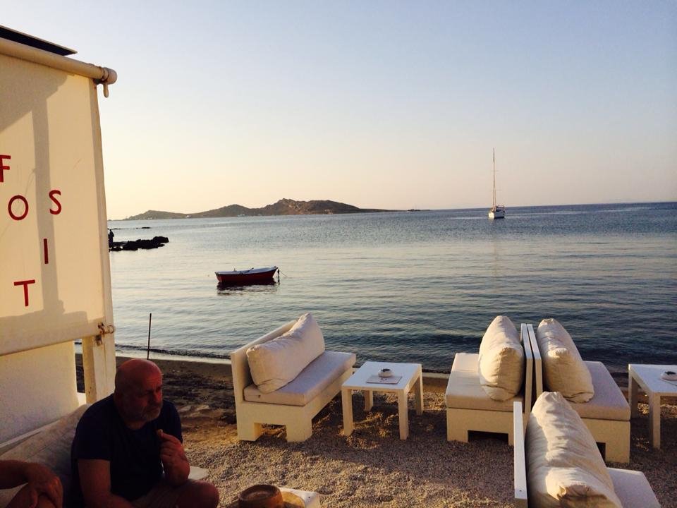 Η νέα ζωή της Σοφίας Αλιμπέρτη -Το γουστόζικο μπαρ πάνω στο κύμα που άνοιξε [εικόνες] | iefimerida.gr 9