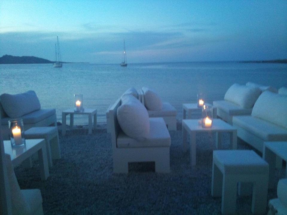 Η νέα ζωή της Σοφίας Αλιμπέρτη -Το γουστόζικο μπαρ πάνω στο κύμα που άνοιξε [εικόνες] | iefimerida.gr 11