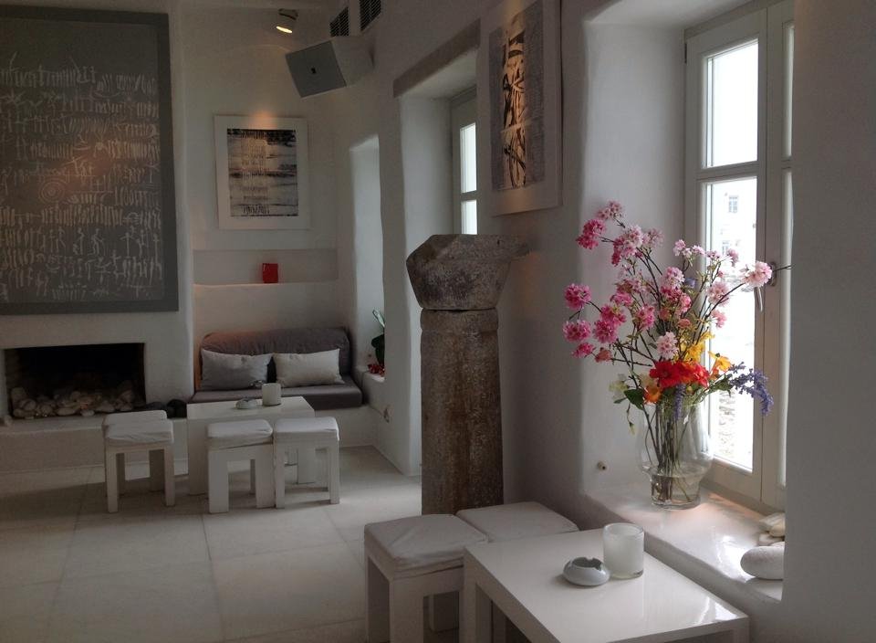 Η νέα ζωή της Σοφίας Αλιμπέρτη -Το γουστόζικο μπαρ πάνω στο κύμα που άνοιξε [εικόνες] | iefimerida.gr 12