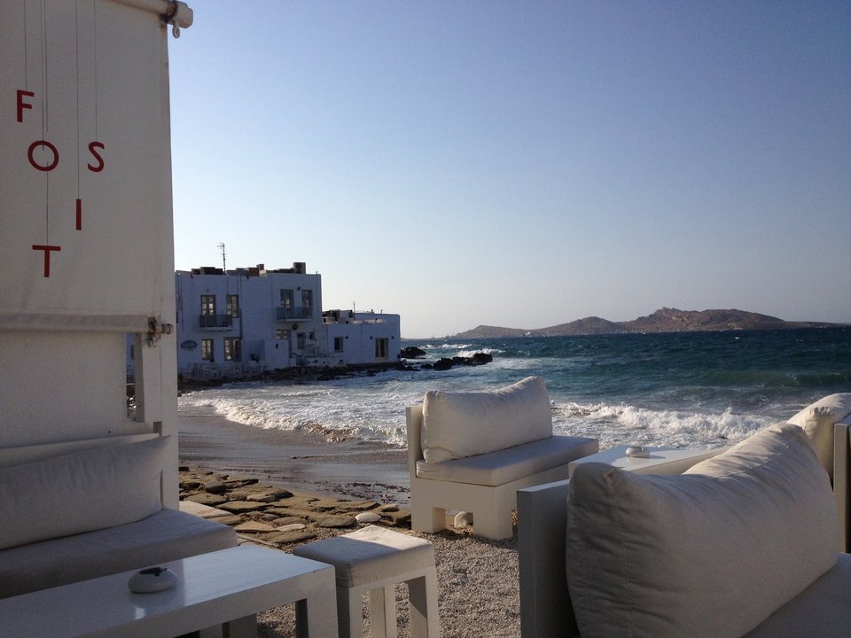 Η νέα ζωή της Σοφίας Αλιμπέρτη -Το γουστόζικο μπαρ πάνω στο κύμα που άνοιξε [εικόνες] | iefimerida.gr 3