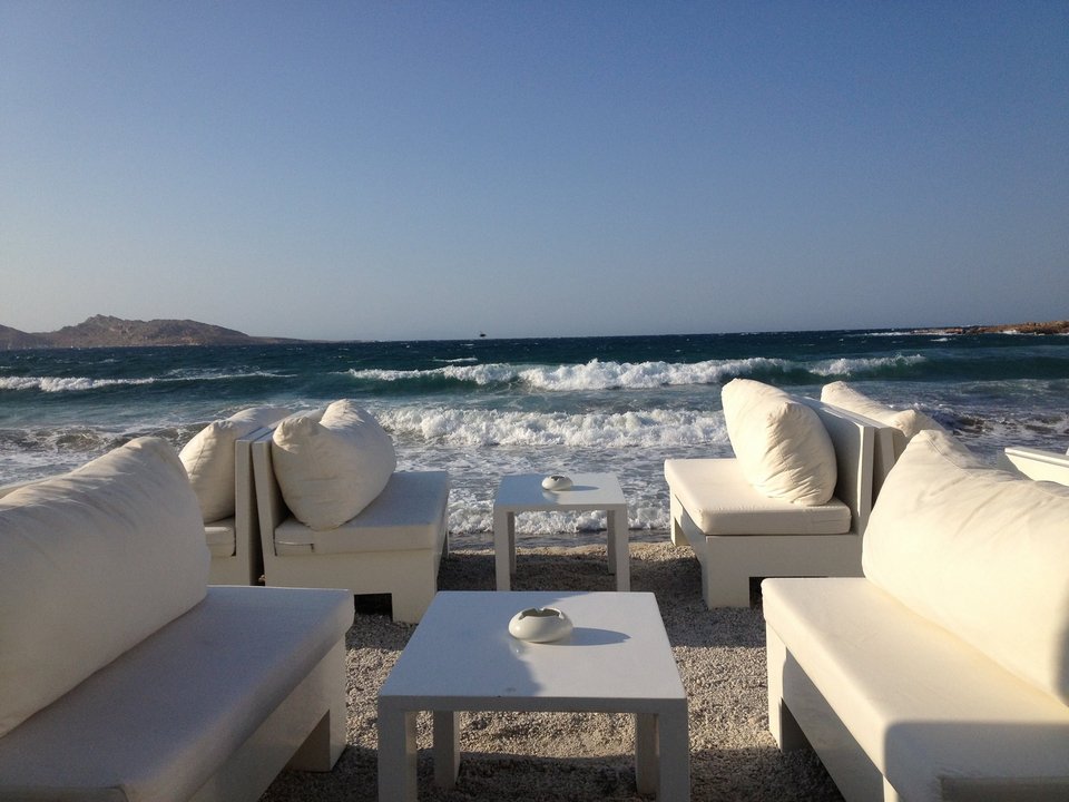 Η νέα ζωή της Σοφίας Αλιμπέρτη -Το γουστόζικο μπαρ πάνω στο κύμα που άνοιξε [εικόνες] | iefimerida.gr 2