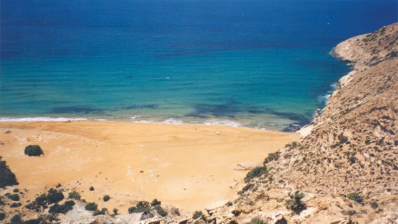 Ιδιαίτερες, αμμώδεις, βοτσαλωτές, απόκρημνες, ερημικές: Οι πιο παρθένες παραλίες στην Ελλάδα [εικόνες] | iefimerida.gr 6