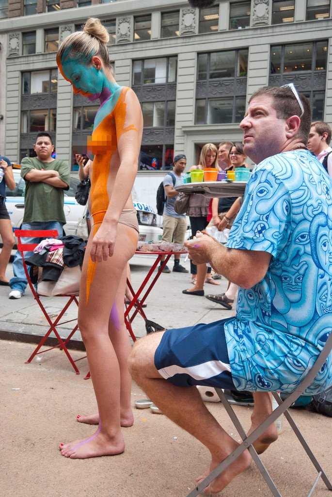 Τα γυμνόστηθα κορίτσια της Times Square που ο δήμαρχος της Νέας Υόρκης θέλει να διώξει [εικόνες] | iefimerida.gr 7