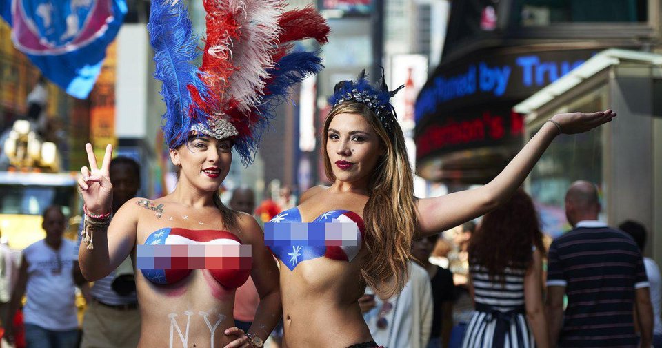 Τα γυμνόστηθα κορίτσια της Times Square που ο δήμαρχος της Νέας Υόρκης θέλει να διώξει [εικόνες] | iefimerida.gr 11