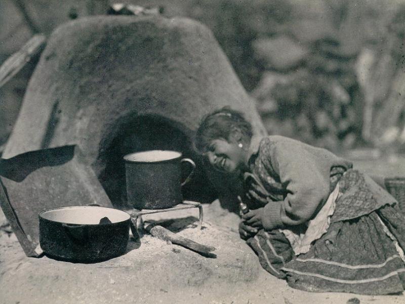 Ετσι ζουν οι Ρομά - Αγνωστα στιγμιότυπα της καθημερινότητάς τους - Χορός, χρώμα, φαγητό [εικόνες] | iefimerida.gr 1