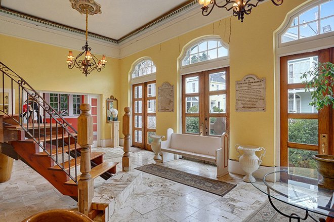 H πολυτελής έπαυλη της Beyonce στη Νέα Ορλεάνη -Η οικία του 1925 που θυμίζει εκκλησία [εικόνες] | iefimerida.gr 4