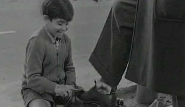 Ο αγαπημένος λούστρος των ελληνικών ταινιών - Τι κάνει σήμερα ο Βασίλης Καΐλας [εικόνες] | iefimerida.gr 0